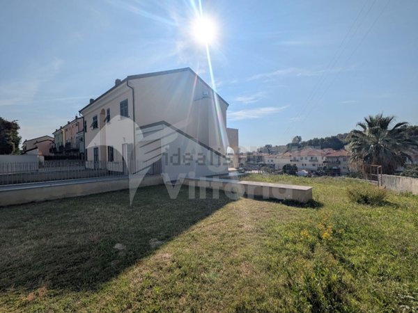 casa indipendente in vendita a Loano