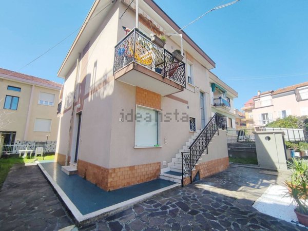 casa indipendente in vendita a Loano