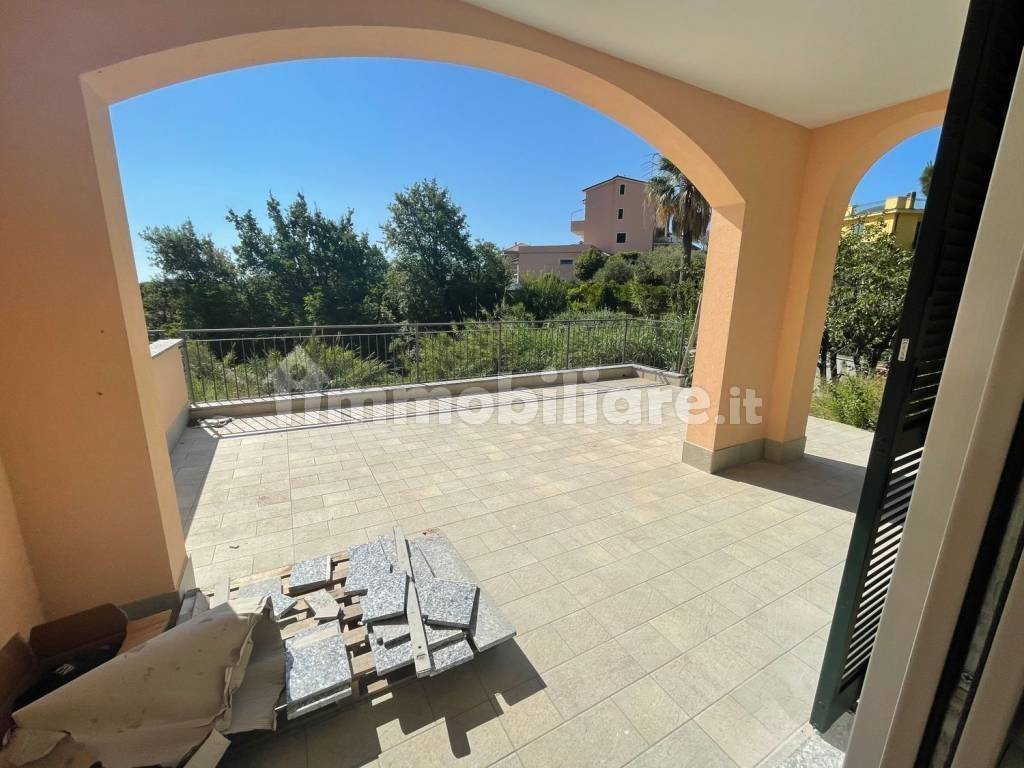 casa indipendente in vendita a Loano