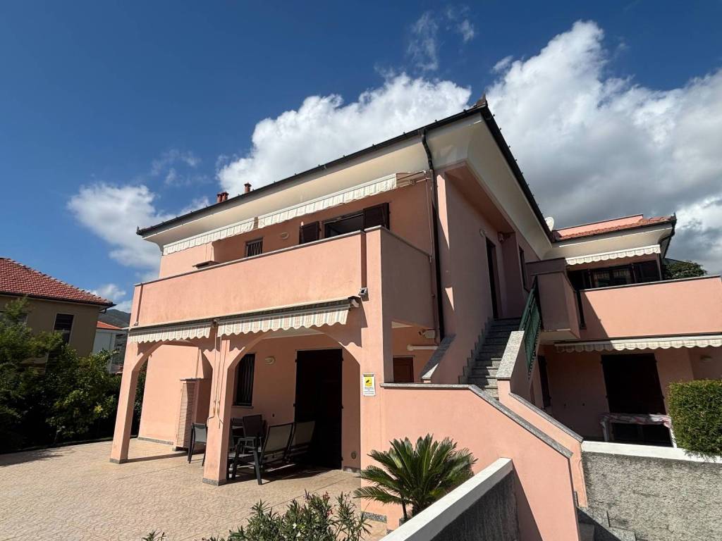 appartamento in vendita a Loano
