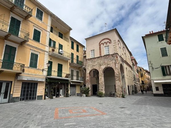 negozio in vendita a Loano