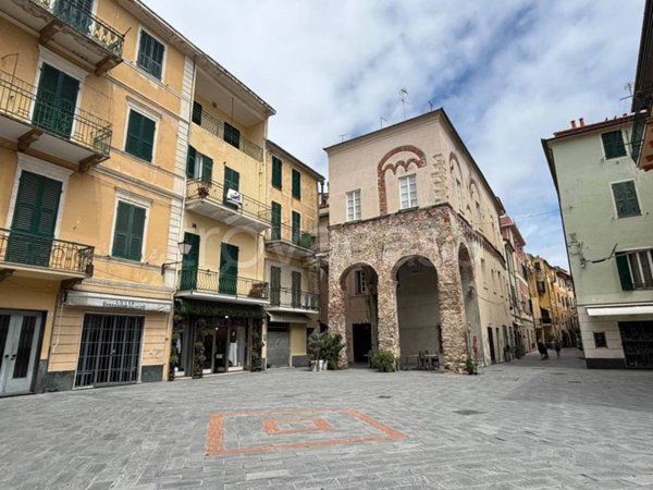 negozio in vendita a Loano