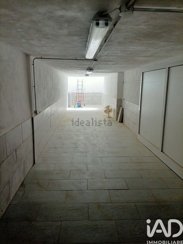 locale di sgombero in vendita a Loano