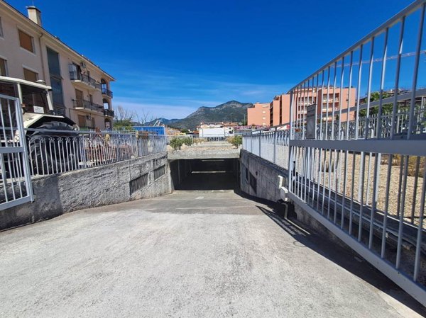casa indipendente in vendita a Loano