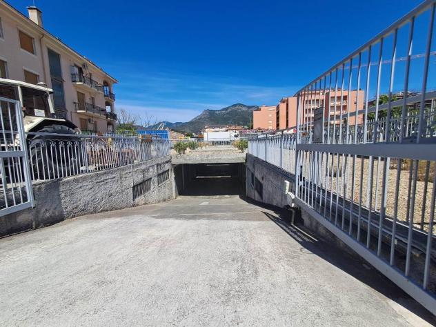 casa indipendente in vendita a Loano