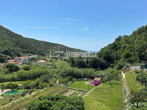 appartamento in vendita a Loano in zona Verzi