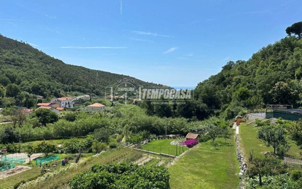 appartamento in vendita a Loano in zona Verzi