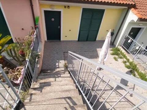 casa indipendente in vendita a Loano in zona Verzi