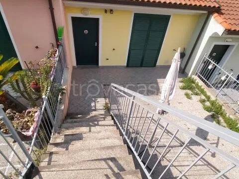 casa indipendente in vendita a Loano