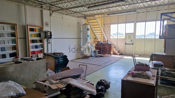 capannone in vendita a Loano in zona Verzi