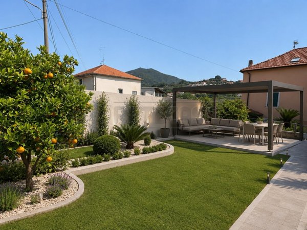 casa indipendente in vendita a Loano