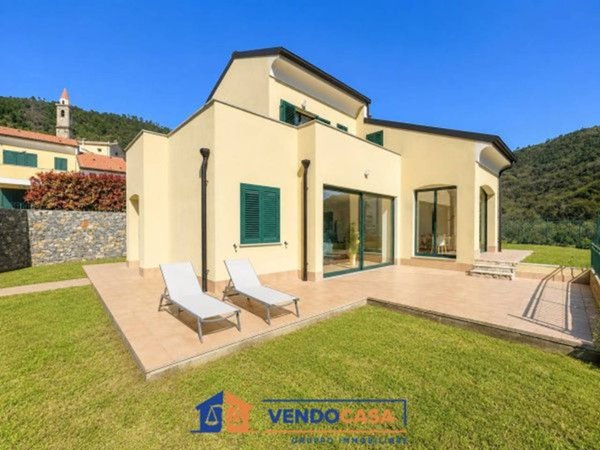 casa indipendente in vendita a Loano in zona Verzi