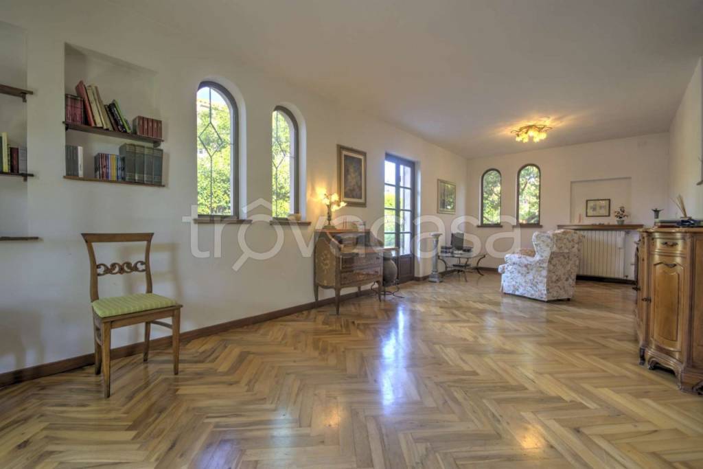casa indipendente in vendita a Loano
