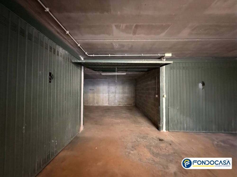 locale di sgombero in vendita a Loano