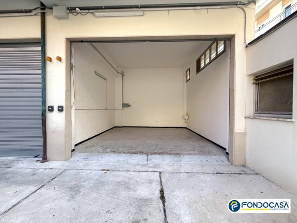 box auto in vendita a Loano