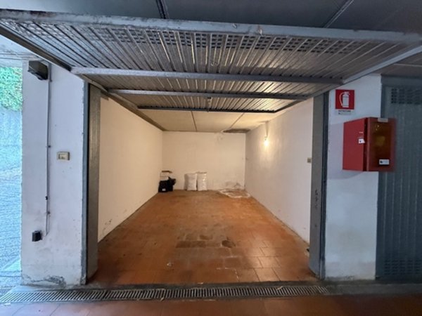 box auto in vendita a Loano