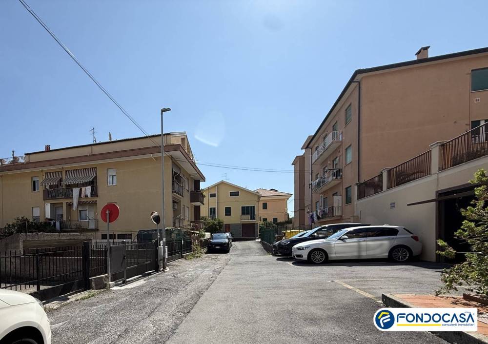 box auto in vendita a Loano