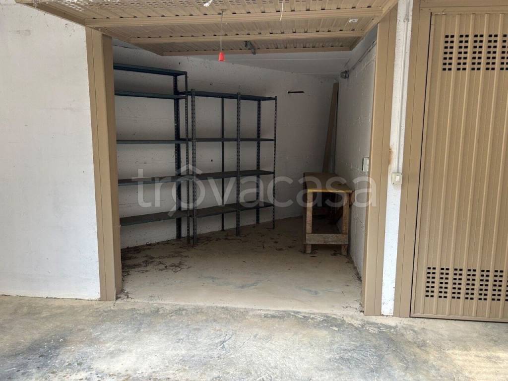 box auto in vendita a Loano