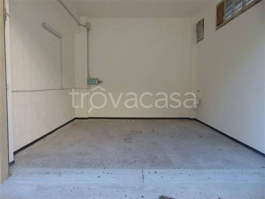box auto in vendita a Loano