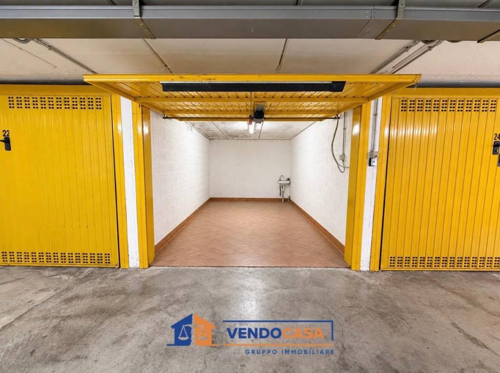 box auto in vendita a Loano