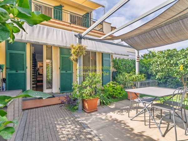 casa indipendente in vendita a Loano