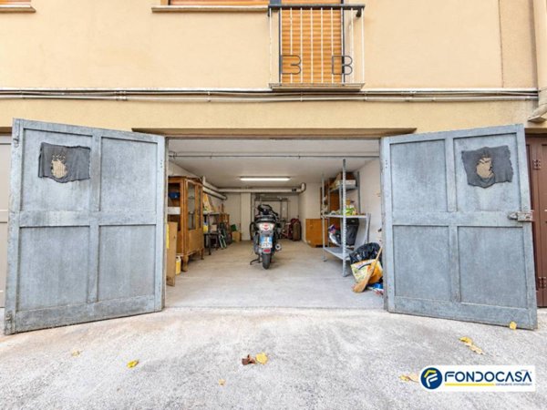 box auto in vendita a Loano