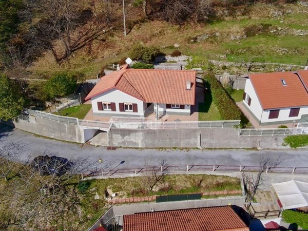 casa indipendente in vendita a Magliolo in zona Canova