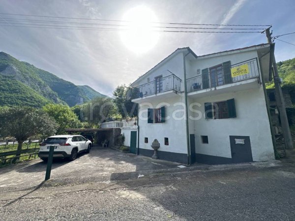 casa indipendente in vendita a Magliolo in zona Isallo