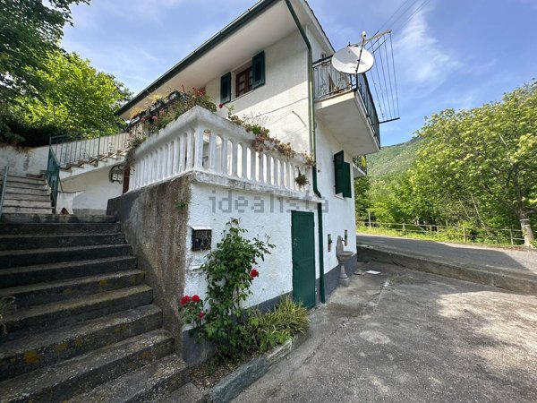 casa indipendente in vendita a Magliolo in zona Isallo