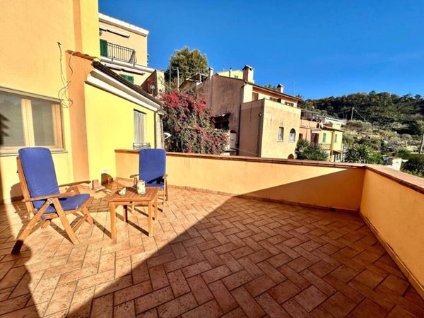 casa indipendente in vendita a Magliolo