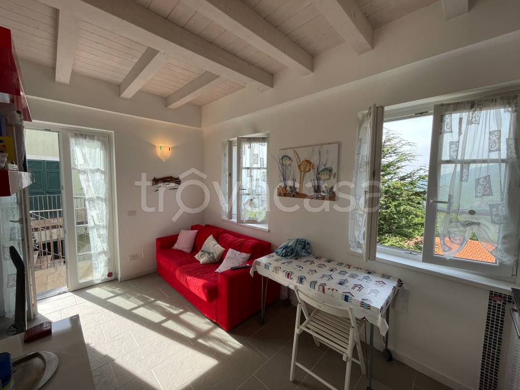 appartamento in vendita a Magliolo in zona Canova