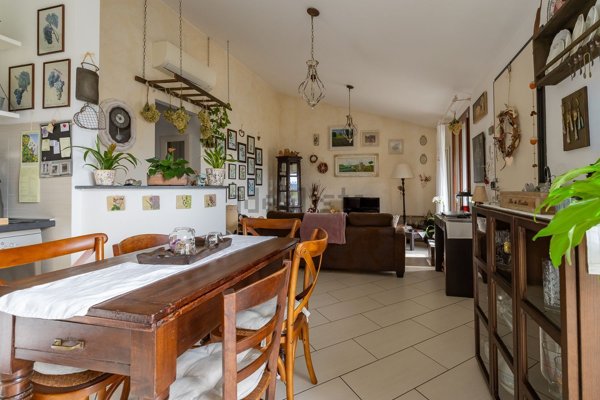 casa indipendente in vendita a Magliolo