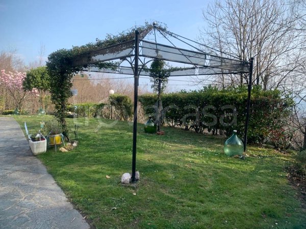 casa indipendente in vendita a Magliolo