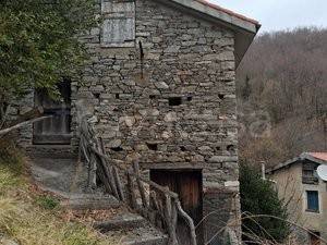 casa indipendente in vendita a Magliolo