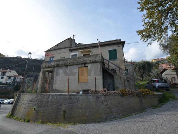 casale in vendita a Magliolo