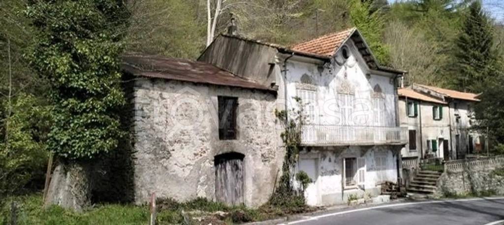 casa indipendente in vendita a Magliolo in zona Melogno