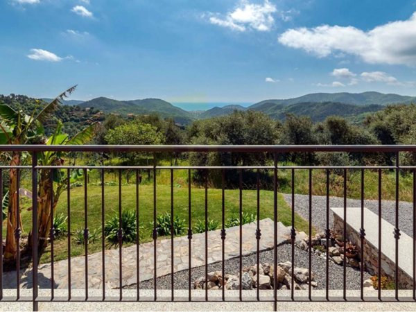 casa indipendente in vendita a Magliolo