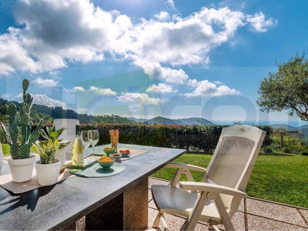 casa indipendente in vendita a Magliolo