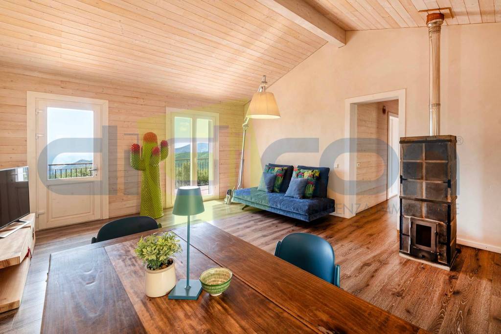 casa indipendente in vendita a Magliolo