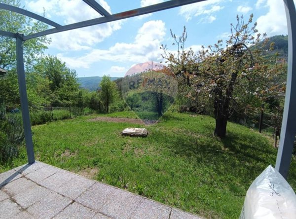 casa indipendente in vendita a Mallare in zona Olano