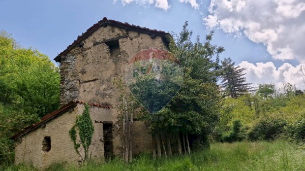 casale in vendita a Mallare in zona Fucine