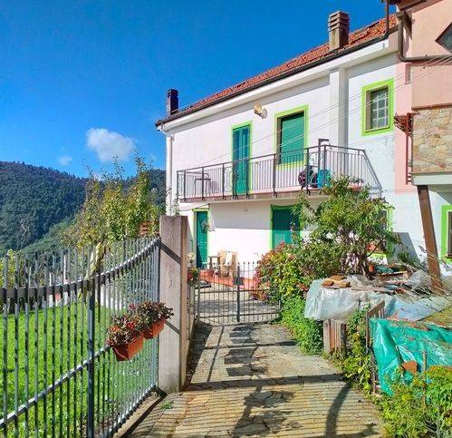 casa indipendente in vendita a Mallare in zona Montefreddo