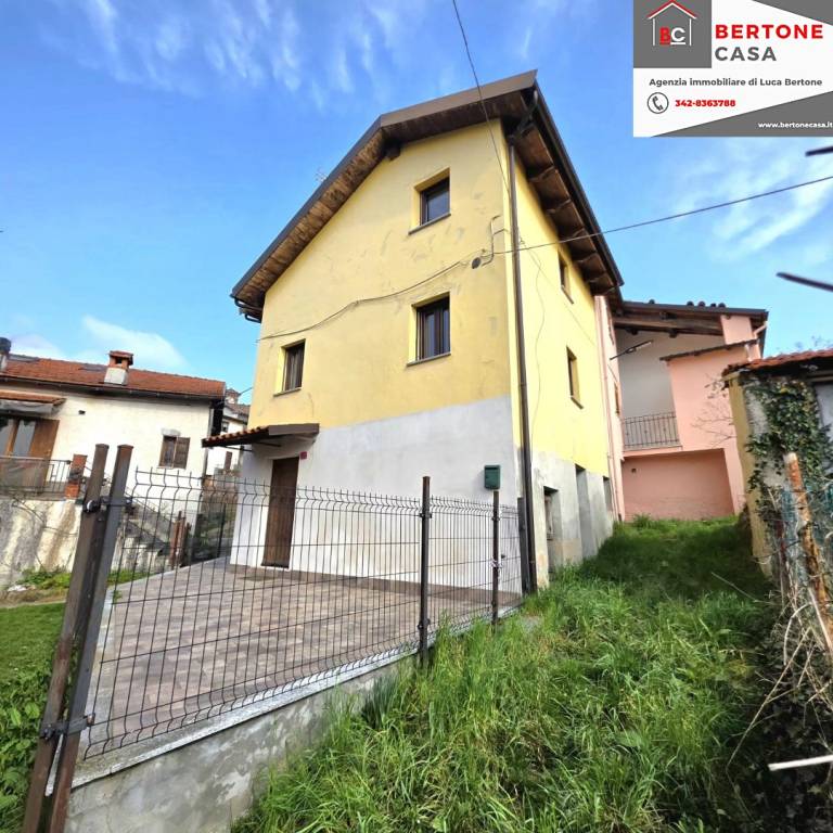 casa indipendente in vendita a Mallare