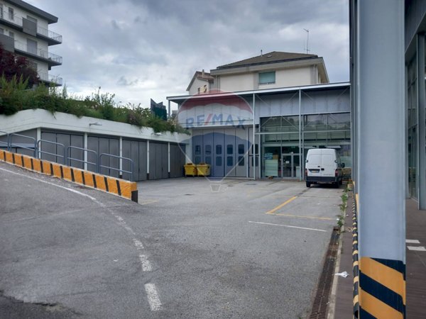 locale commerciale in vendita a Millesimo
