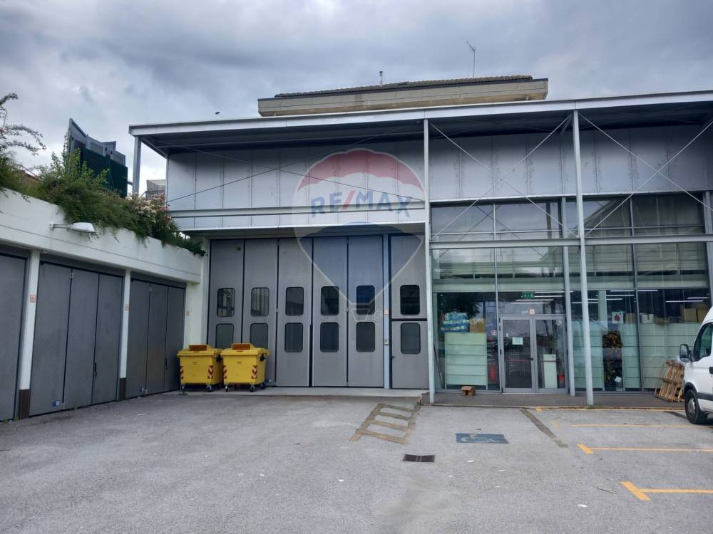 locale commerciale in vendita a Millesimo
