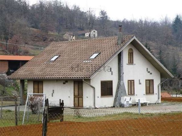 casa indipendente in vendita a Millesimo