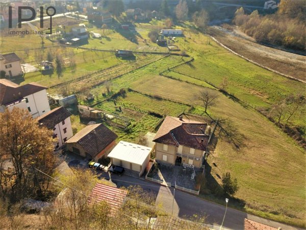 casa indipendente in vendita a Millesimo in zona Acquafredda