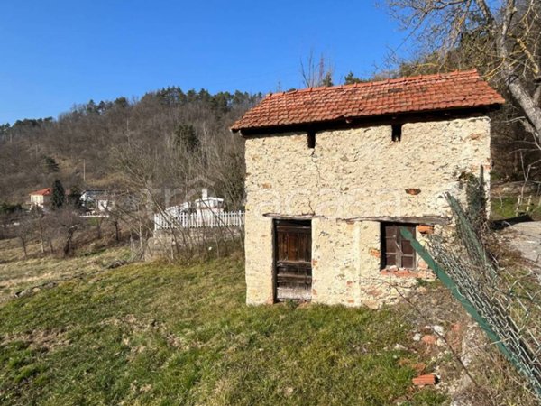 casale in vendita a Millesimo in zona Acquafredda