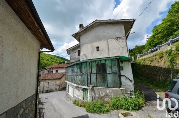 appartamento in vendita a Millesimo in zona Borda