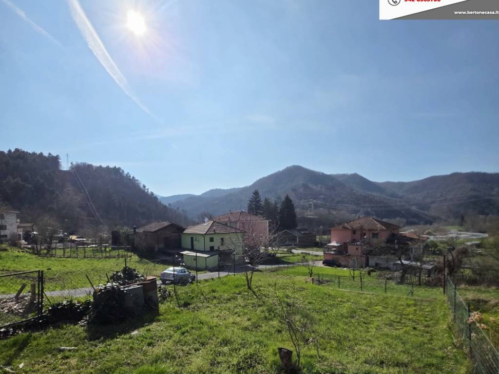 casa indipendente in vendita a Millesimo in zona Acquafredda